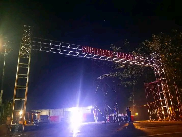 Huruf Timbul Akrilik Menyala